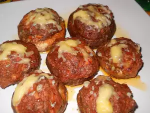 Stuffed Mushrooms with Mince and Cheese