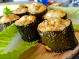 Oven-Baked Stuffed Zucchini with Eggs and Cheese