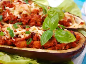 Eggplant Stuffed with Vegetables and Eggs