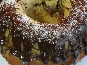 Cake Filled with Chocolate Spread