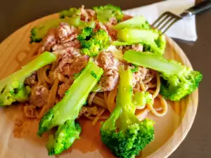 Healthy Whole Grain Spaghetti with Broccoli