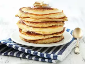 Fluffy Pancakes without Yeast