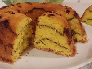 Sponge Cake with Raisins