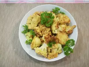 Breaded Cauliflower Appetizer with Eggs and Flour