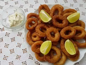 Breaded Calamari with Remoulade Sauce