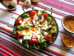 Fried Peppers with Yoghurt