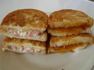 Fried Toast with Ham and Feta Filling