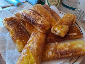 Fried Phyllo Pies with Cottage Cheese