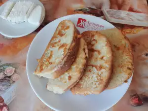 Turkish-Style Eggy Bread