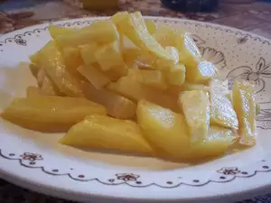 Fried Potatoes Under a Lid