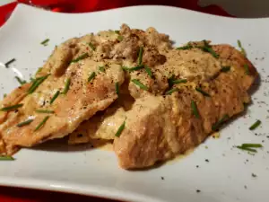 Steaks with Mushroom Sauce and Processed Cheese