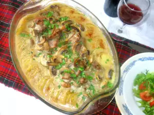 Tender Steaks with Mushroom Sauce and New Potatoes