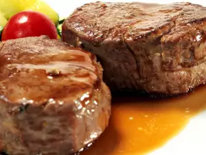 Steaks with Vermouth and Cream