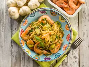 Spaghetti with Shrimp and Zucchini