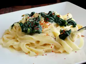 White Cheese and Spinach Pasta