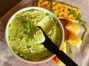 Arugula, Cream Cheese and Walnut Pate