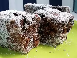 Lamington Cakes with Coconut