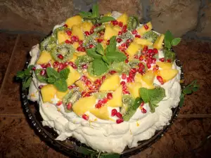 Tropical Pavlova Cake