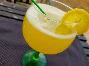 Homemade Peach Lemonade