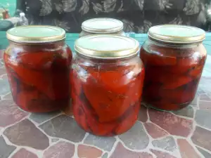 Roast Peppers in Jars