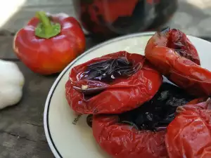 Roasted Bell Peppers with Carrots and Garlic