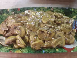 Stewed Mushrooms with Butter and Onions