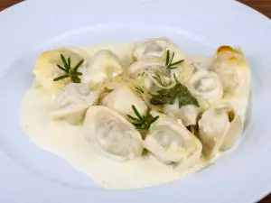 Pelmeni in Cream Sauce