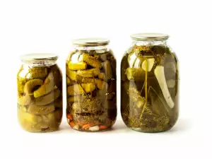 Homemade Jarred Pickles