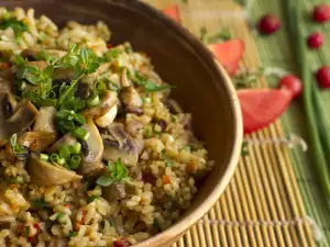 Pilaf with Bulgur and Mushrooms