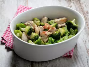 Oven Baked Chicken with Broccoli and Cream