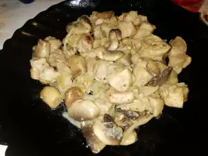 Chicken with Onions and Mushrooms