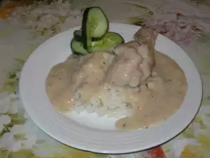 Chicken with Dairy Sauce and White Rice