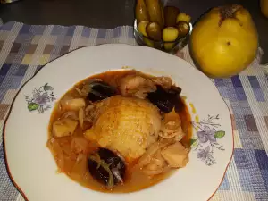 Onion Stew with Chicken and Quince