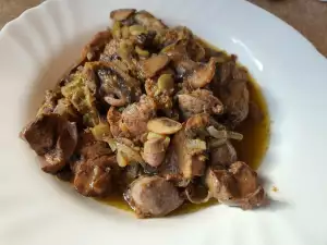 Chicken Gizzards and Kidneys in Sauce