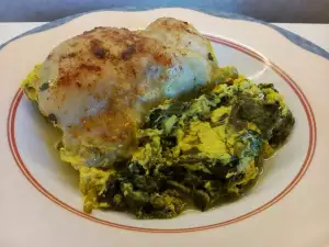 Chicken Thighs with Spinach and Turmeric