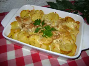 Chicken Fillet with Potatoes and Mayonnaise