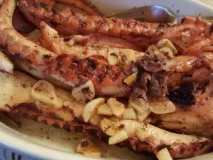 Octopus Tentacles with Garlic in Olive Oil