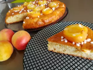 Sweet Mallorca Apricot Pie