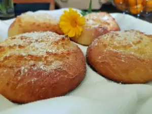 Coconut Buns with Lime and Nutmeg