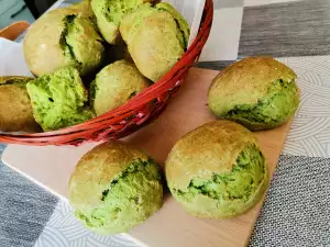 Bread Buns with Nettles and Grana Padano