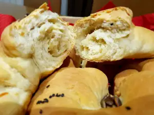 Small Bread Buns with Parmesan and Seeds