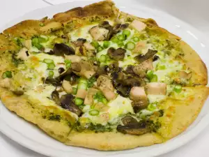 Pizza with Mushrooms and Pesto