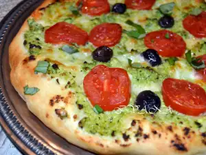 Zucchini Pesto Pizza