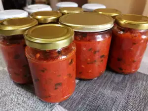 Homemade Jarred Pizza Sauce