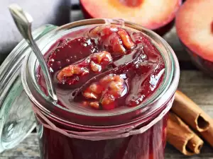 Plum Jam in the Oven with Walnuts