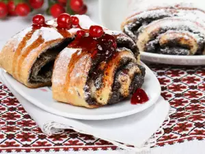 Panettone Roll with Jam