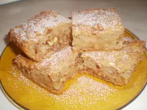 Vegan Sponge Cake with Apples and Walnuts