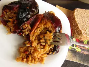 Vegan Stuffed Dried Peppers with Rice and Leeks