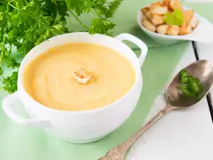 Cream Soup with Potatoes and Croutons