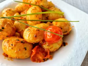 New Potatoes with Tomatoes and Rosemary